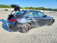 2018 Alfa Romeo Giulia photo