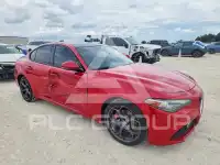 2018 Alfa Romeo Giulia photo