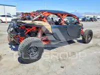2018 Can-AM Sidebyside фото