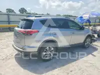 2018 Toyota RAV4 фото