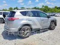 2018 Toyota RAV4 фото