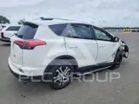 2018 Toyota RAV4 photo