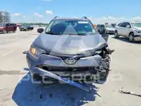 2018 Toyota RAV4 фото