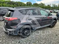 2018 Toyota RAV4 photo