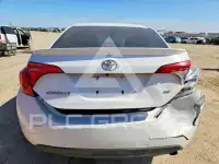 2018 Toyota COROLLA фото