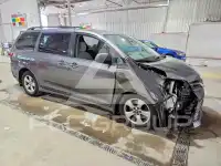 2018 Toyota SIENNA photo