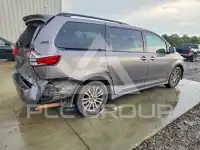 2018 Toyota SIENNA photo