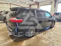 2018 Toyota SIENNA фото