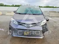2018 Toyota SIENNA photo