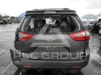 2018 Toyota SIENNA photo