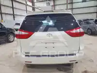 2018 Toyota SIENNA photo