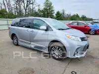 2018 Toyota SIENNA photo