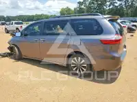 2018 Toyota SIENNA фото