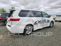 2018 Toyota SIENNA фото