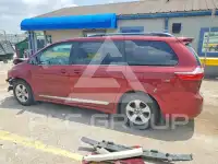 2018 Toyota SIENNA photo