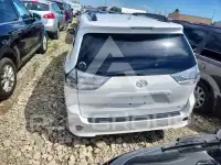 2018 Toyota SIENNA photo