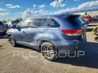 2018 Toyota Highlander photo