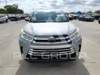 2018 Toyota Highlander photo