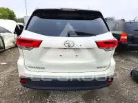 2018 Toyota Highlander photo