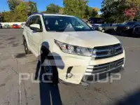 2018 Toyota Highlander photo