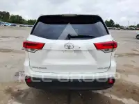 2018 Toyota Highlander photo
