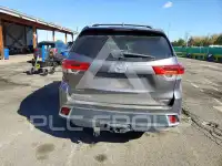 2018 Toyota Highlander photo
