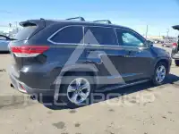 2018 Toyota Highlander photo