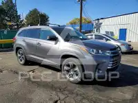 2018 Toyota Highlander photo