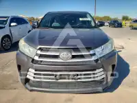 2018 Toyota Highlander photo