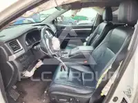 2018 Toyota Highlander photo