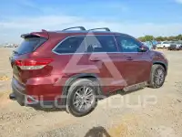 2018 Toyota Highlander photo