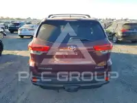 2018 Toyota Highlander photo