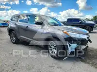 2018 Toyota Highlander photo