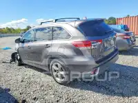 2018 Toyota Highlander photo