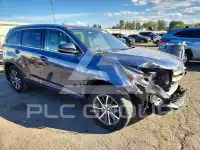 2018 Toyota Highlander photo