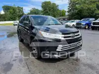 2018 Toyota Highlander photo
