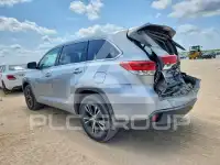 2018 Toyota Highlander photo