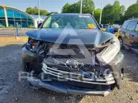 2018 Toyota Highlander photo