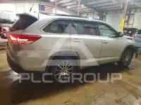 2018 Toyota Highlander photo