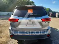 2018 Toyota Highlander photo