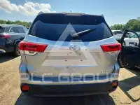 2018 Toyota Highlander фото