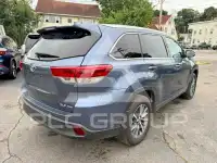 2018 Toyota Highlander photo