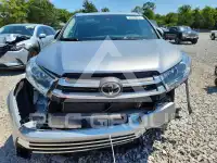 2018 Toyota Highlander photo