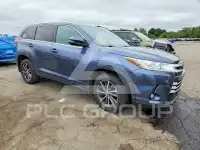 2018 Toyota Highlander photo