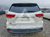 2018 Toyota Highlander photo