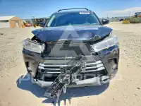 2018 Toyota Highlander photo