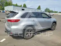 2018 Toyota Highlander photo