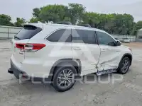 2018 Toyota Highlander photo