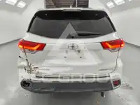 2018 Toyota Highlander photo