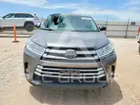 2018 Toyota Highlander photo